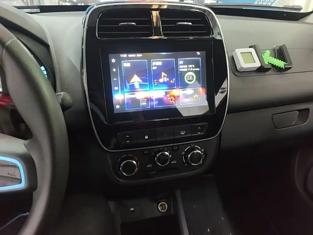 Renault City K-ZE — миниатюра 13