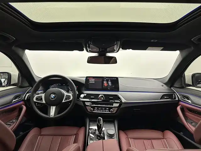 BMW 5 Series — миниатюра 9