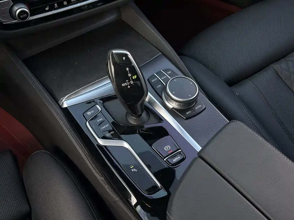 BMW 5 Series (Import) — миниатюра 12