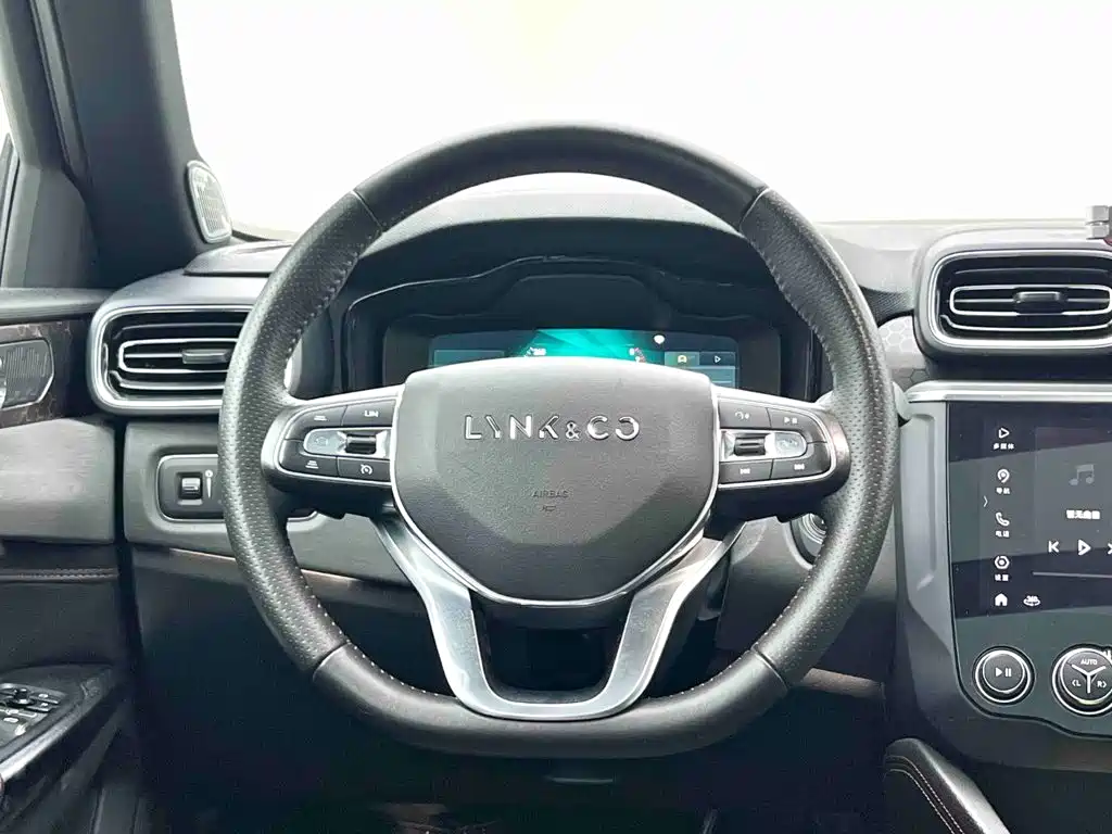 Lynk & Co 03 — миниатюра 15