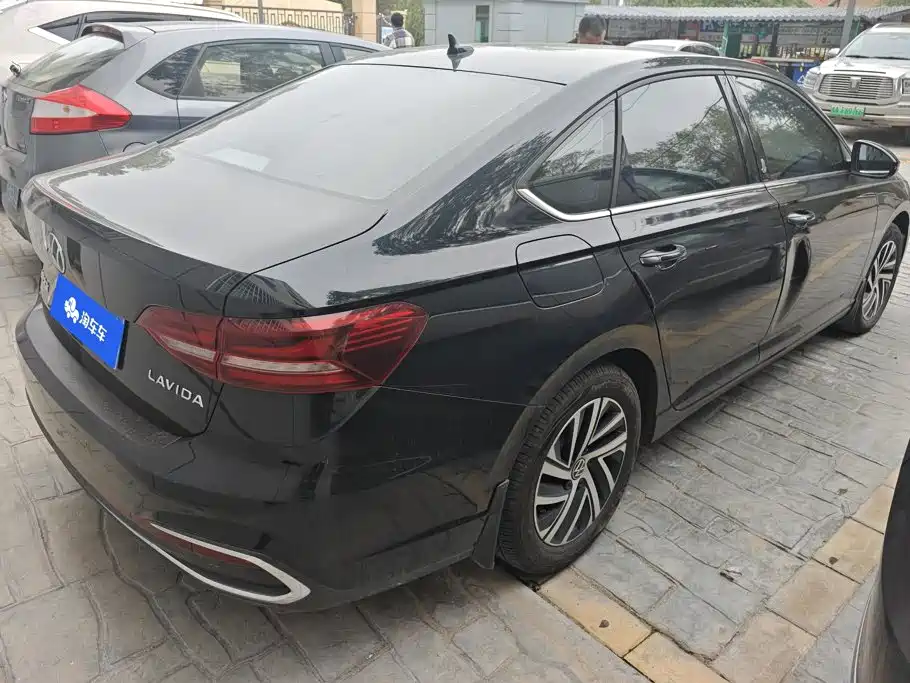 Volkswagen Lavida — миниатюра 3