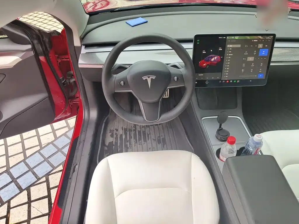 Tesla Model 3 — миниатюра 11