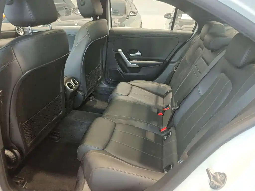 Mercedes-Benz A-Class 2022 — фото 11