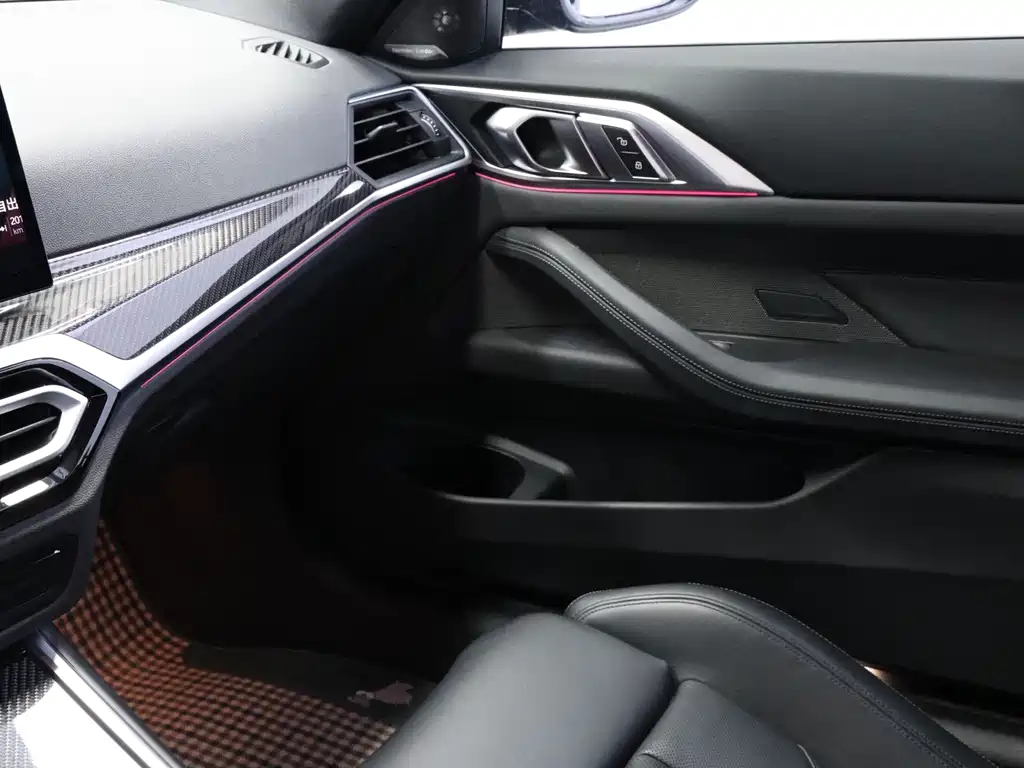 BMW M4 — миниатюра 12
