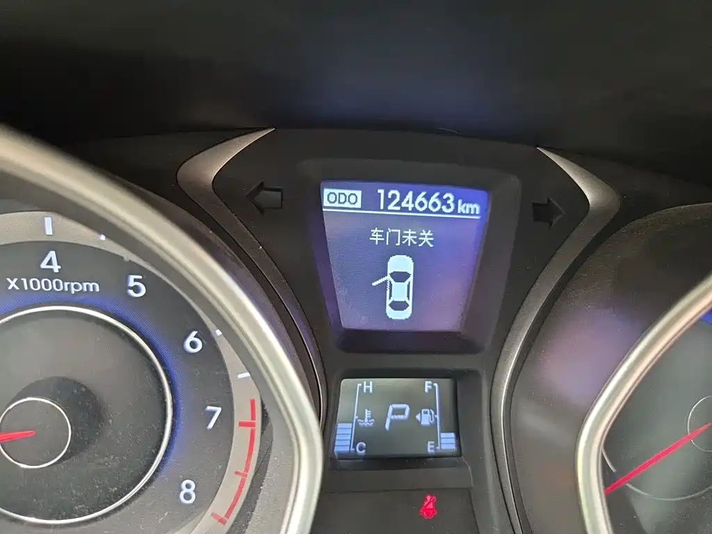 Hyundai Elantra Langdong — миниатюра 4