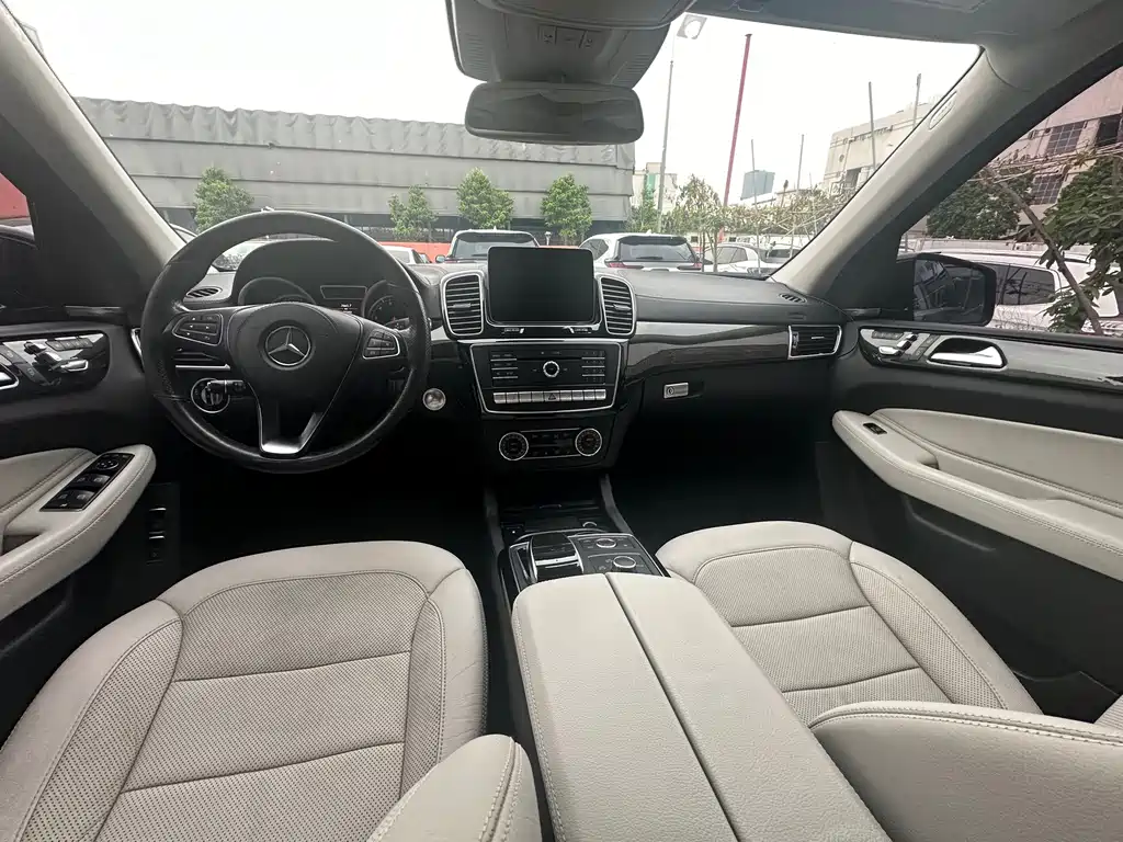 Mercedes-Benz GLS — миниатюра 9