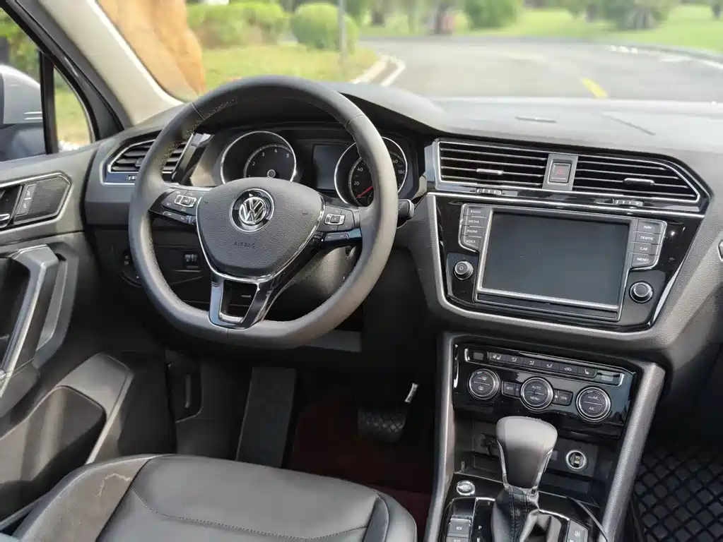 Volkswagen Tiguan L — миниатюра 10