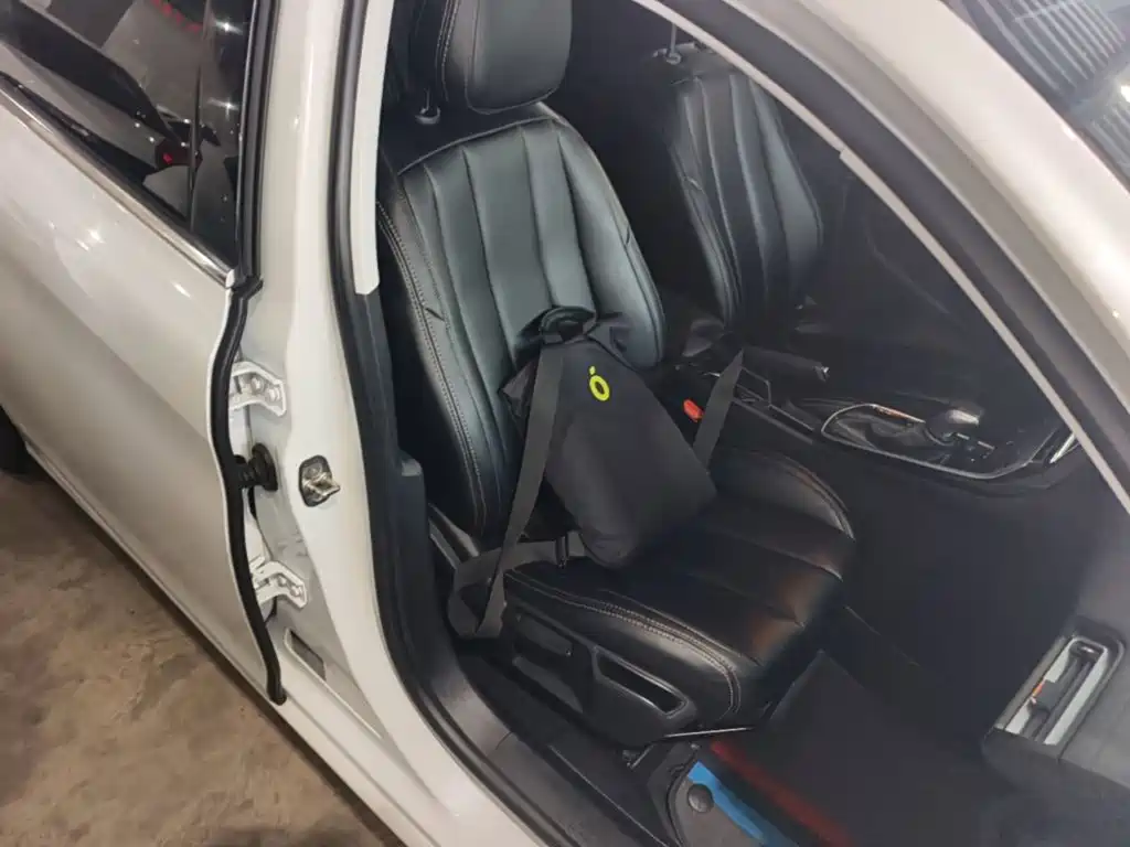 Peugeot 308 — миниатюра 25