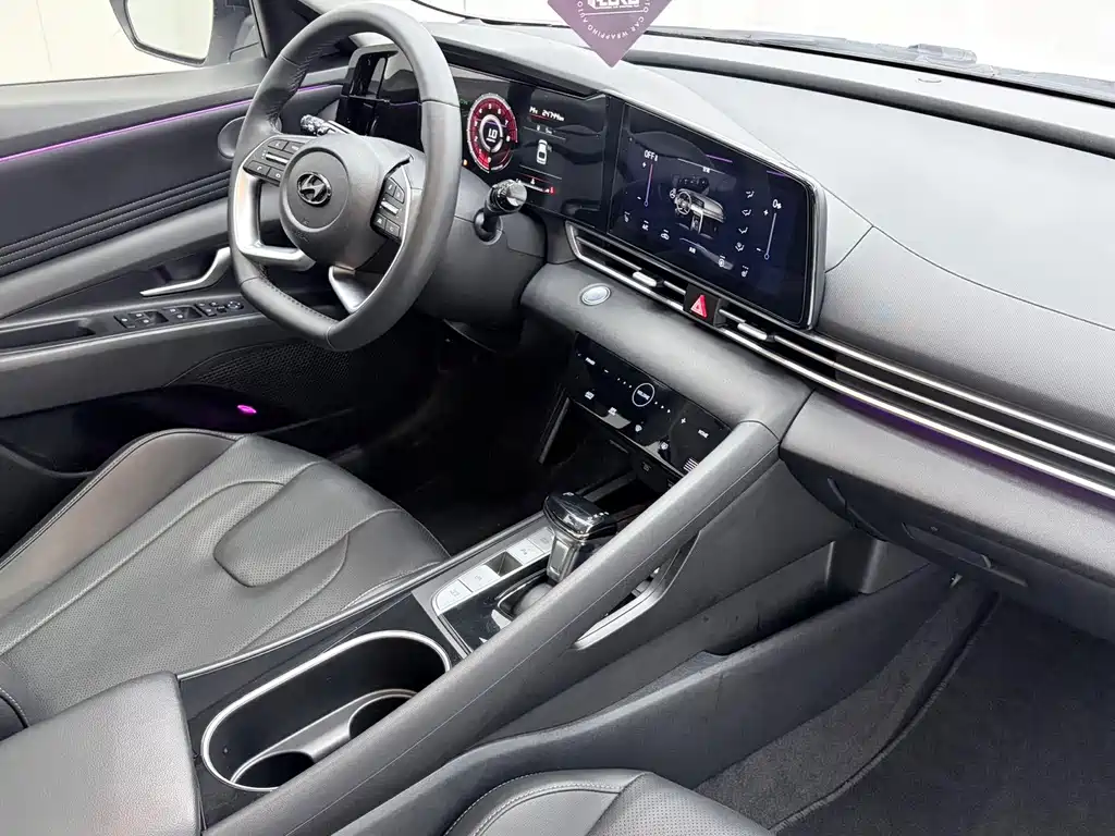 Hyundai Elantra — миниатюра 22