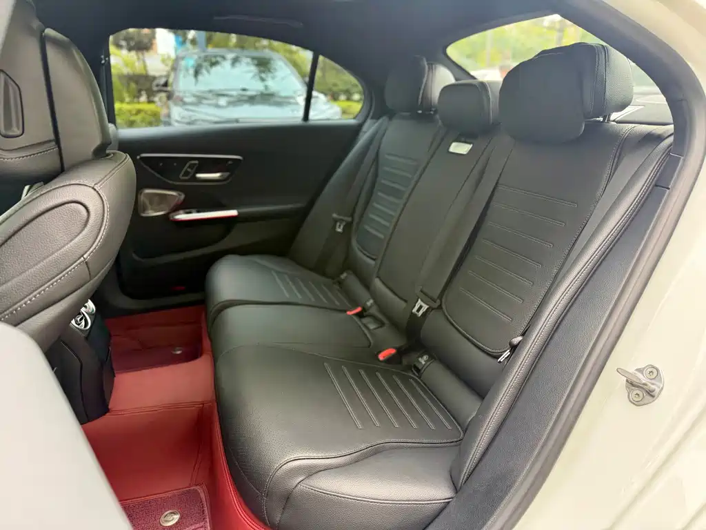 Mercedes-Benz C-Class — миниатюра 14