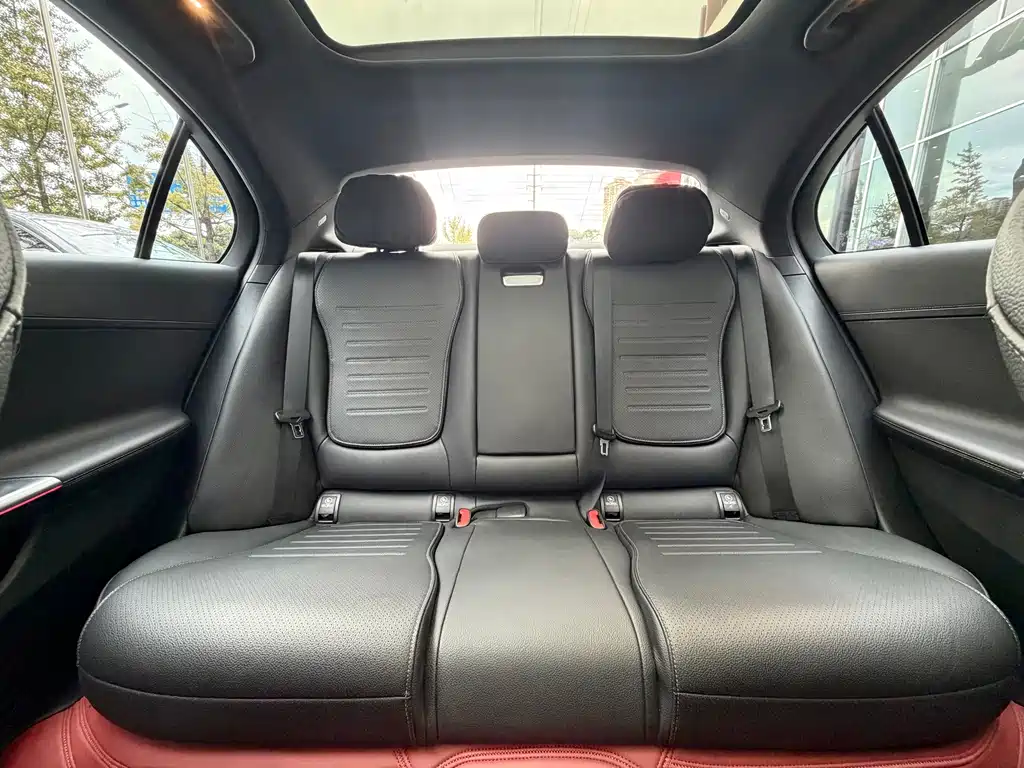 Mercedes-Benz C-Class — миниатюра 22