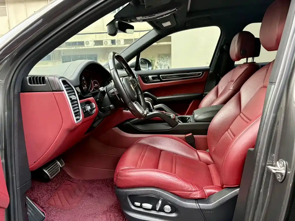 Porsche Cayenne — миниатюра 4