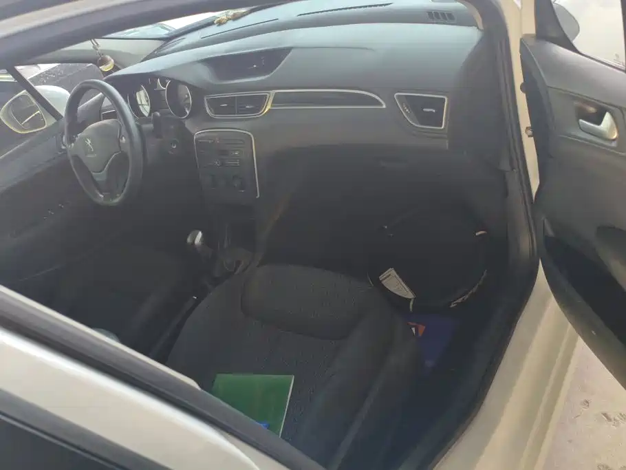 Peugeot 308 — миниатюра 8