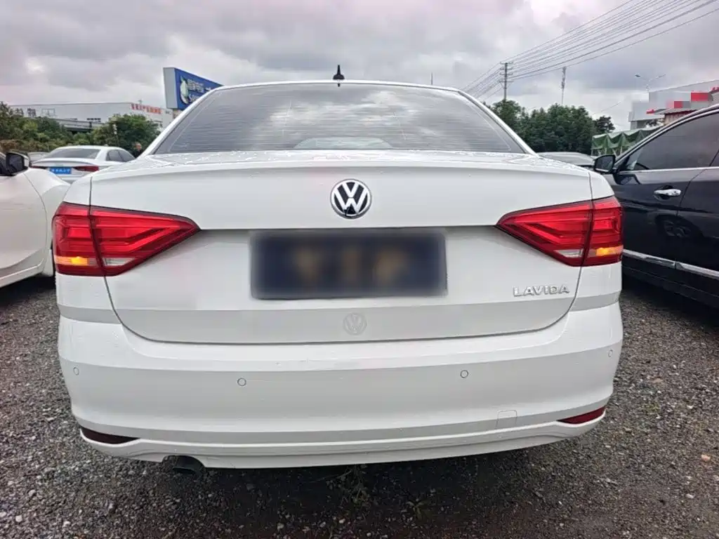 Volkswagen Lavida — миниатюра 6