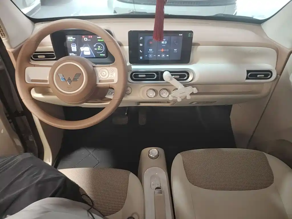 Wuling MINIEV — миниатюра 10