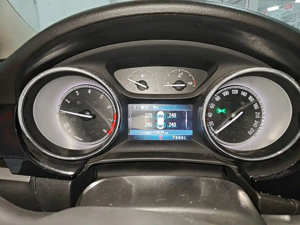 Buick Verano — миниатюра 12