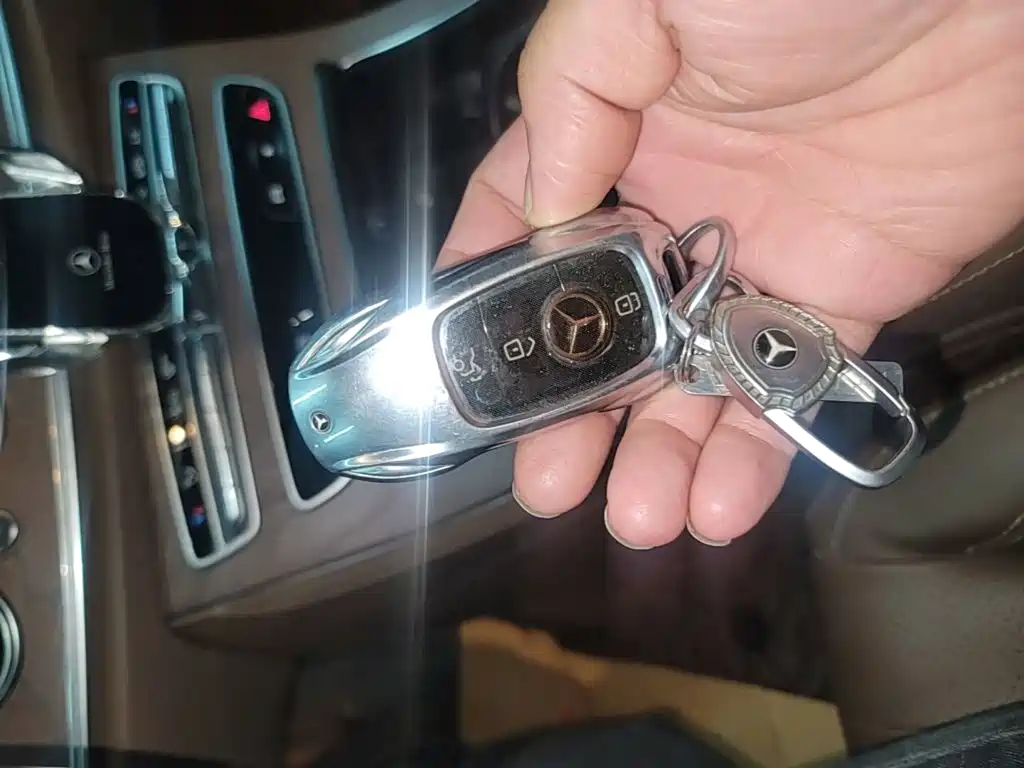 Mercedes-Benz E-Class — миниатюра 9