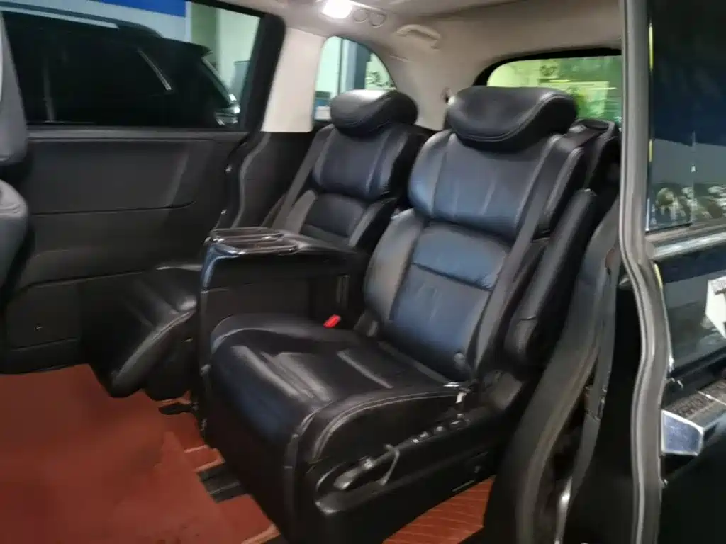 Honda Elysion — миниатюра 17