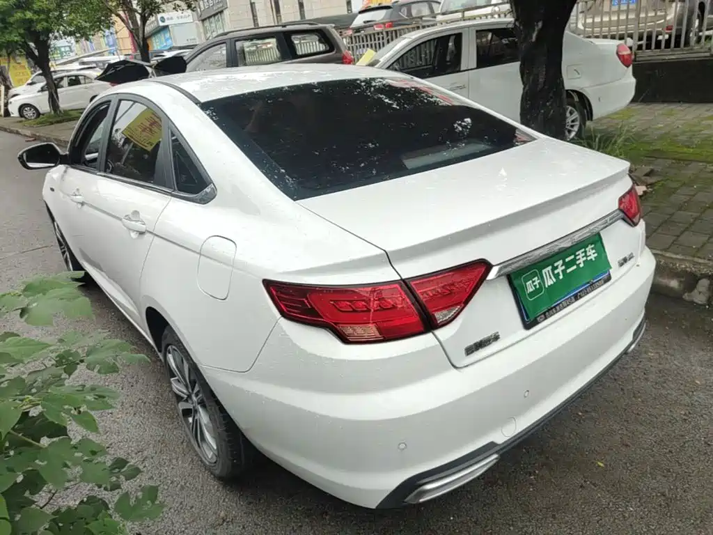 Geely Emgrand GL — миниатюра 5