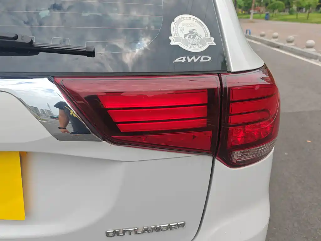 Mitsubishi Outlander — миниатюра 20