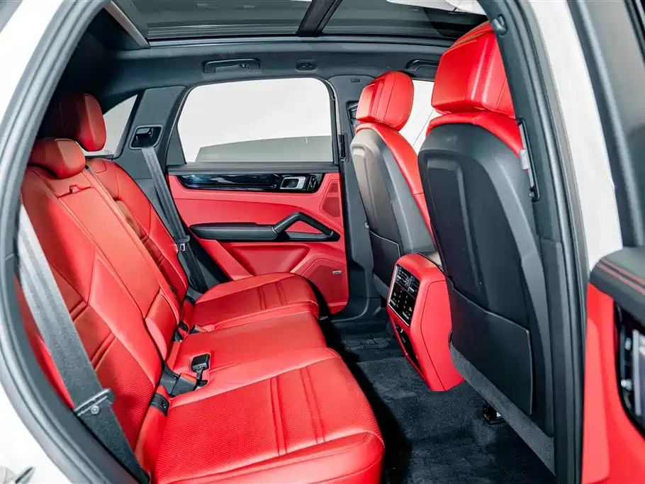 Porsche Cayenne — миниатюра 23