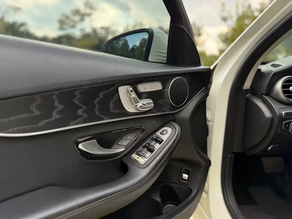 Mercedes-Benz C-Class (Import) — миниатюра 21