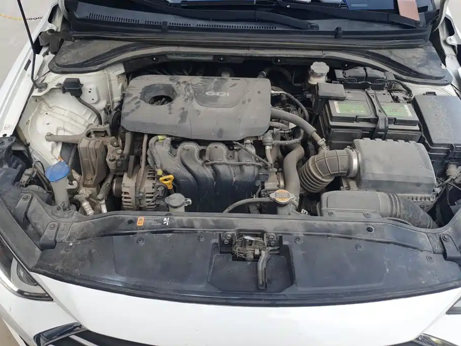 Hyundai Elantra — миниатюра 10