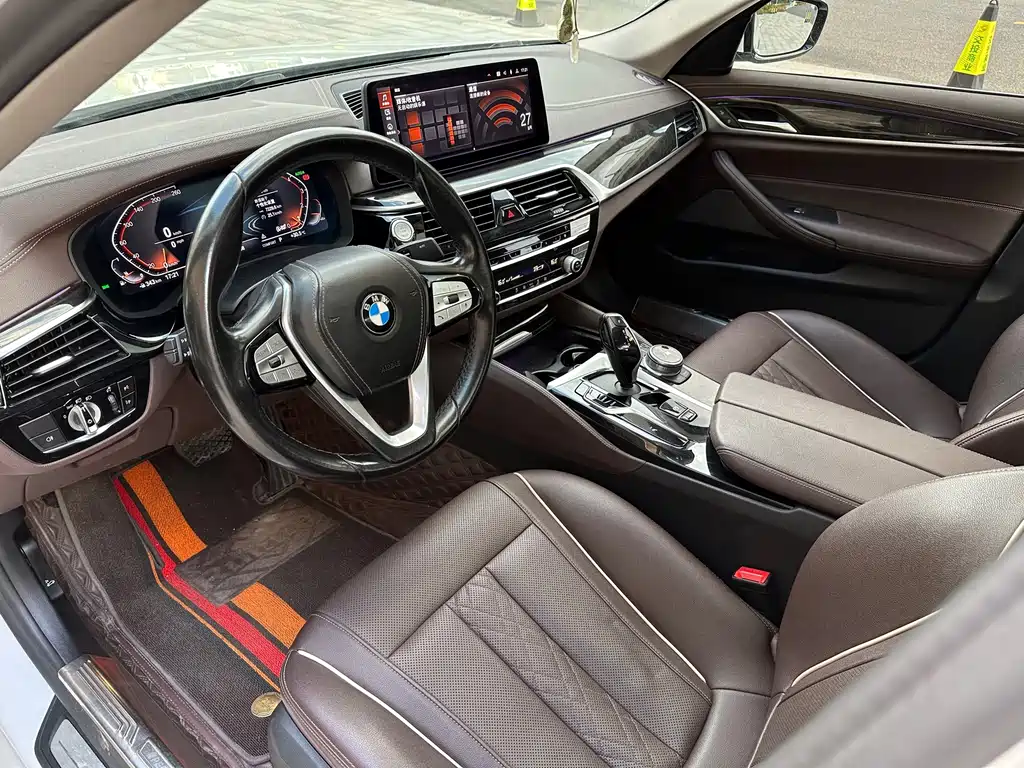BMW 5 Series — миниатюра 9