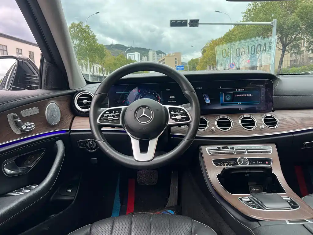 MERCEDES-BENZ E CLASS