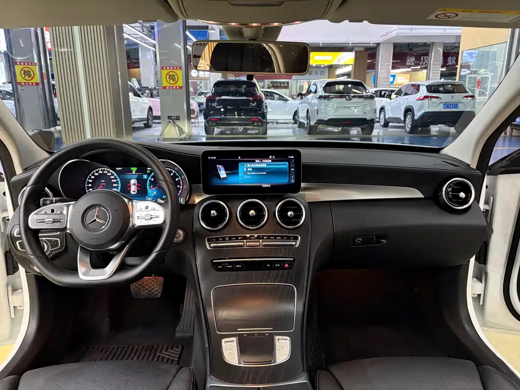 Mercedes-Benz C-Class — миниатюра 6