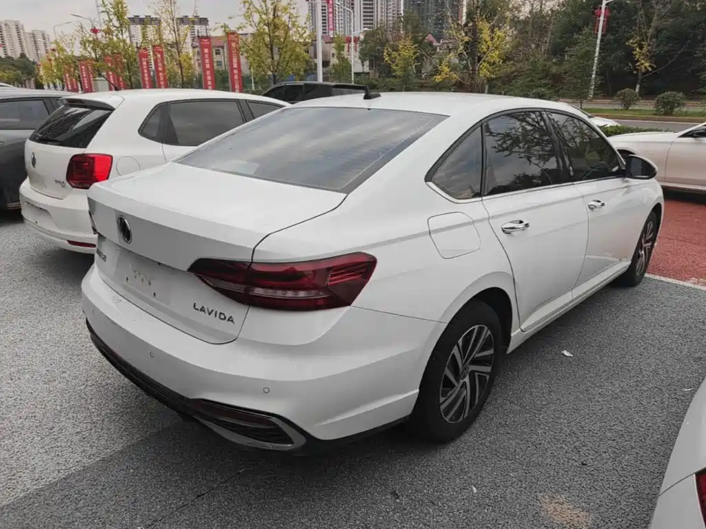 Volkswagen Lavida — миниатюра 7