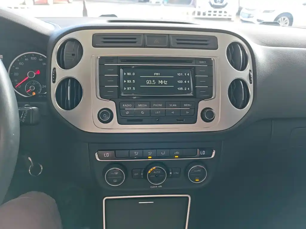 Volkswagen Tiguan — миниатюра 13