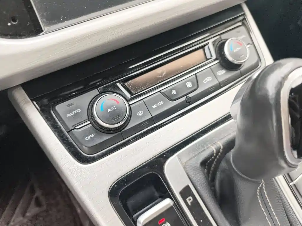 Geely Boyue — миниатюра 12