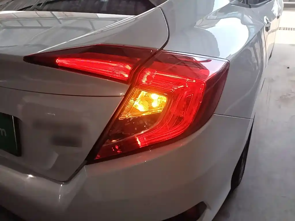 Honda Civic — миниатюра 8