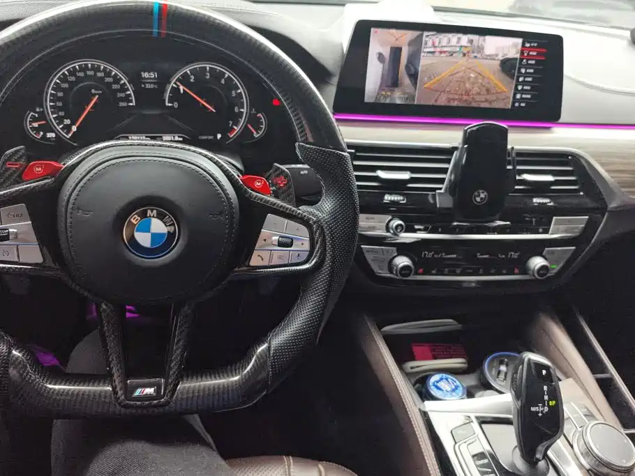 BMW 5 Series — миниатюра 12