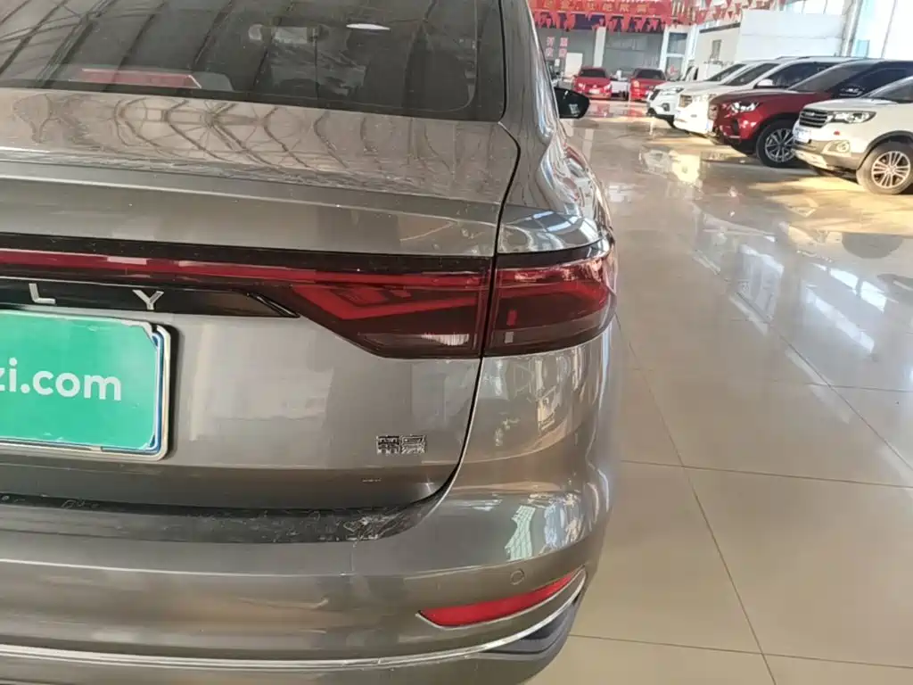 Geely Emgrand — миниатюра 8