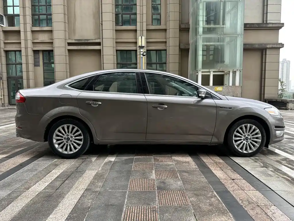 Ford Mondeo - 2011 2.0L GTDi200 Fashion