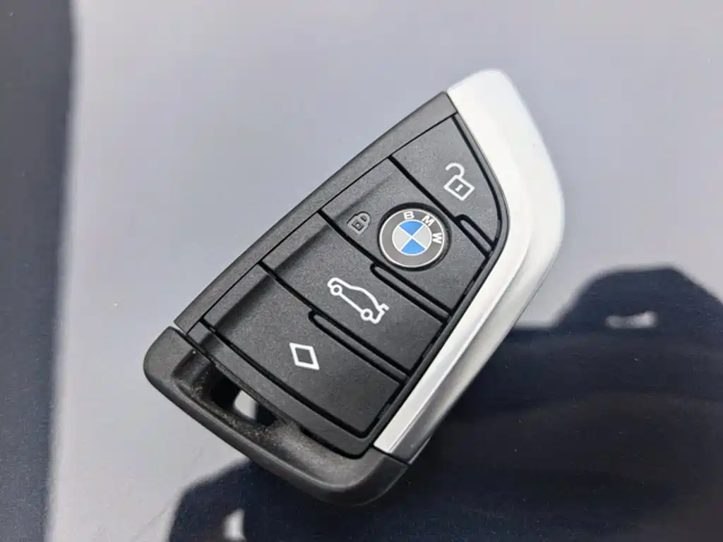 BMW iX3 — миниатюра 13