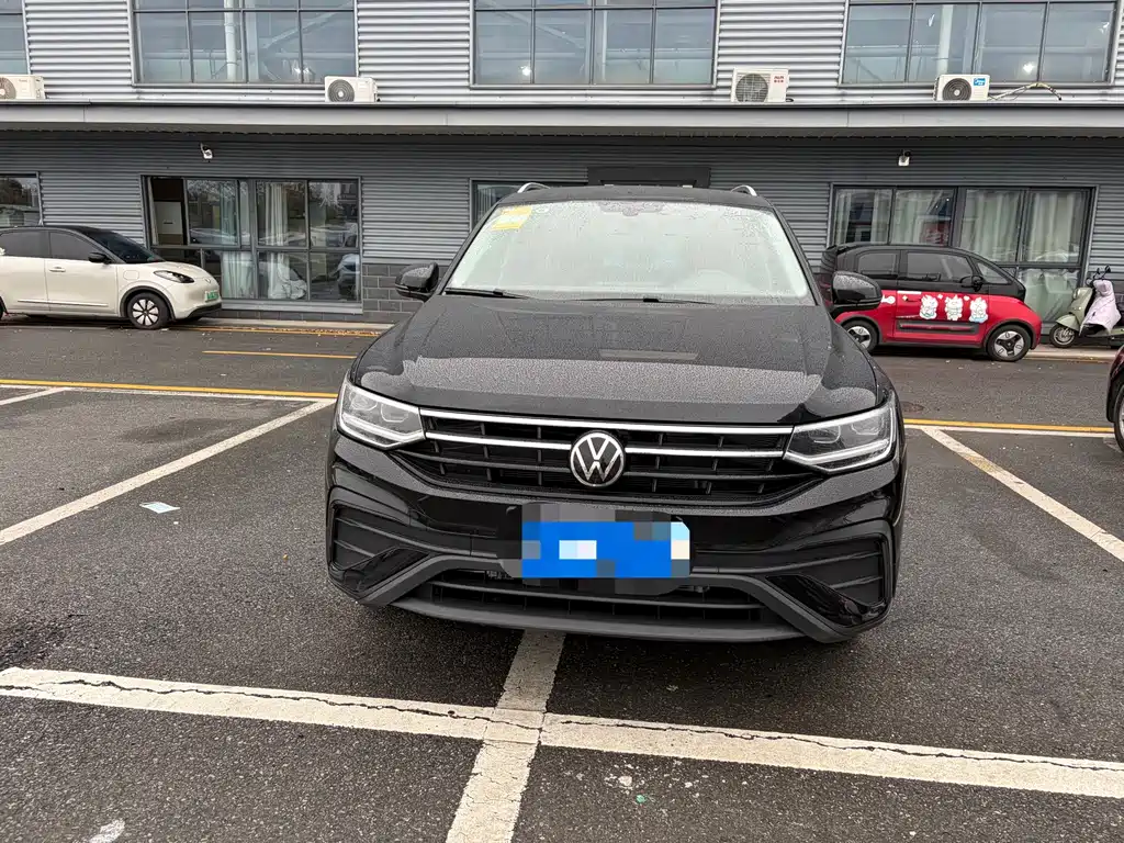 Volkswagen Tiguan L — миниатюра 2