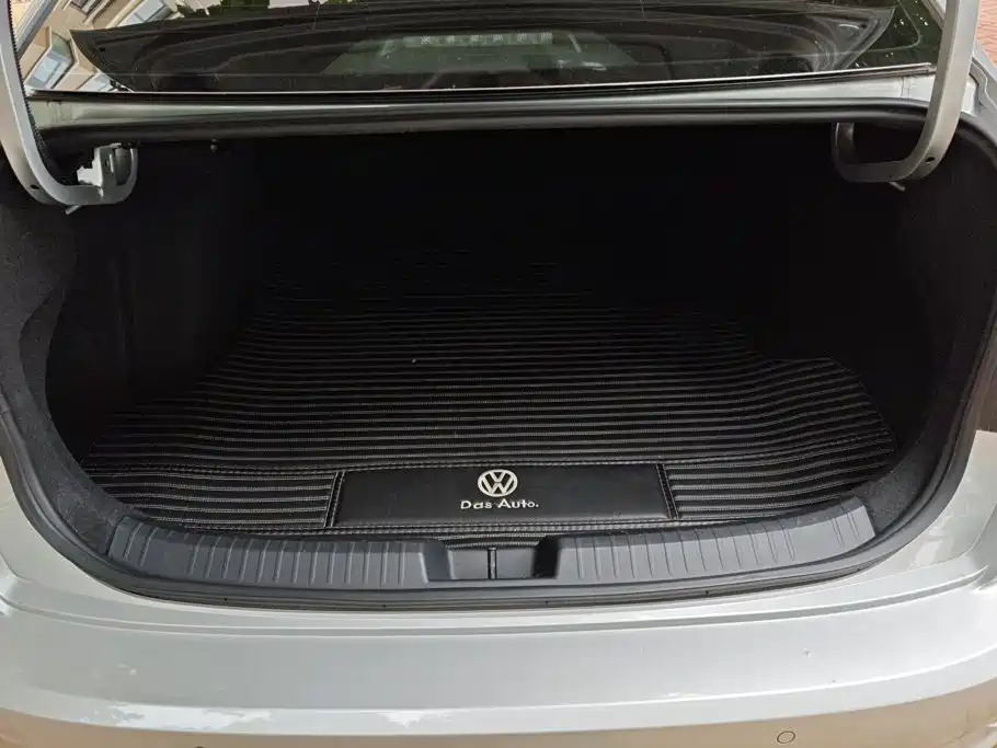 Volkswagen Sagitar — миниатюра 4