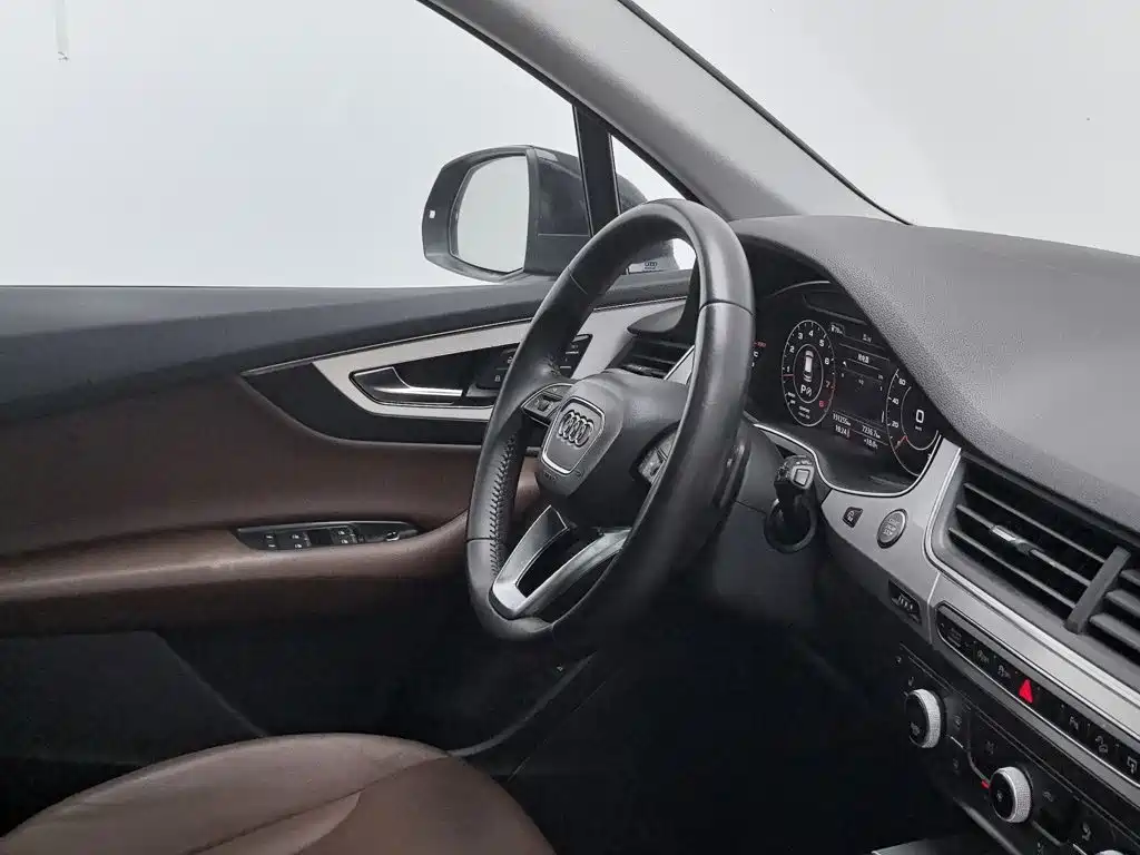 Audi Q7 — миниатюра 22