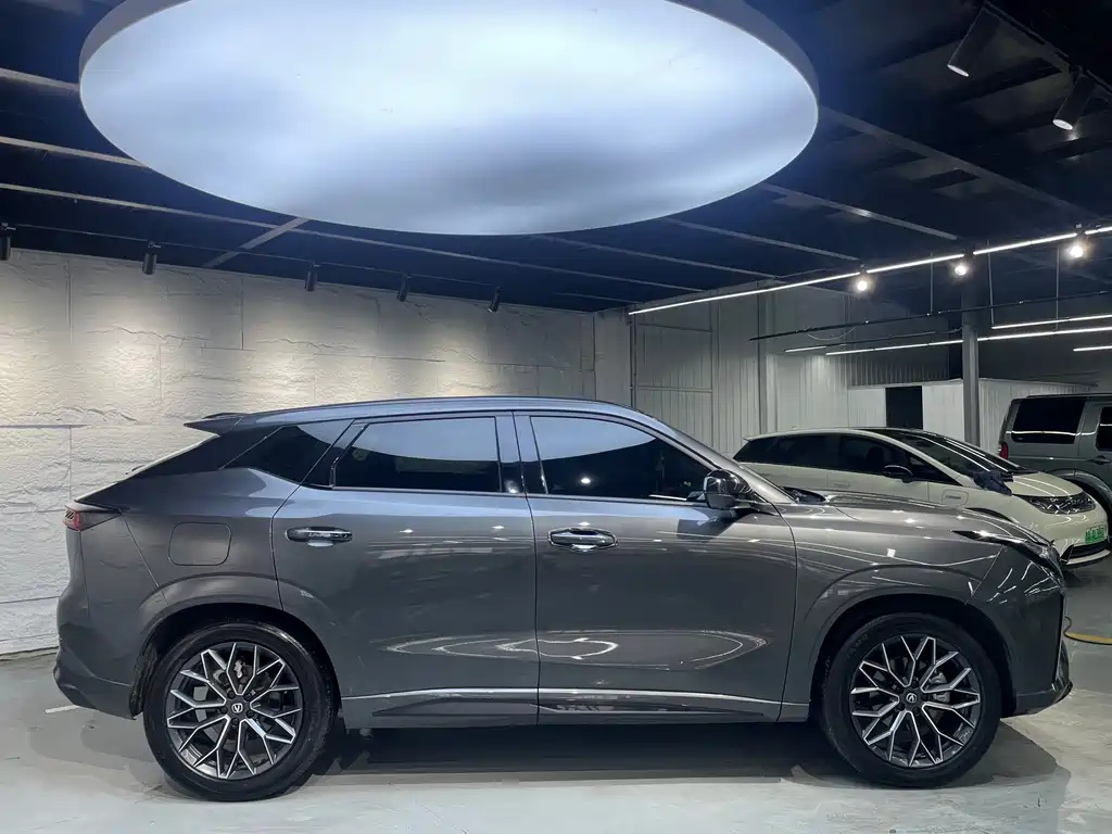 Changan UNI-Z New Energy — миниатюра 4