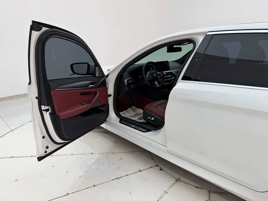 BMW 5 Series — миниатюра 23
