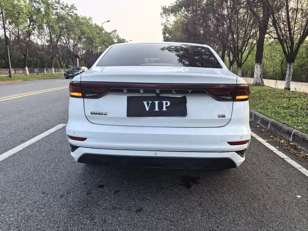 Geely Emgrand — миниатюра 8