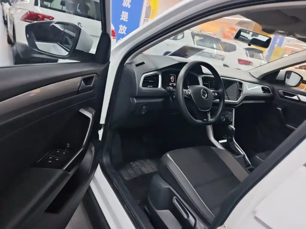 Volkswagen T-Roc — миниатюра 12