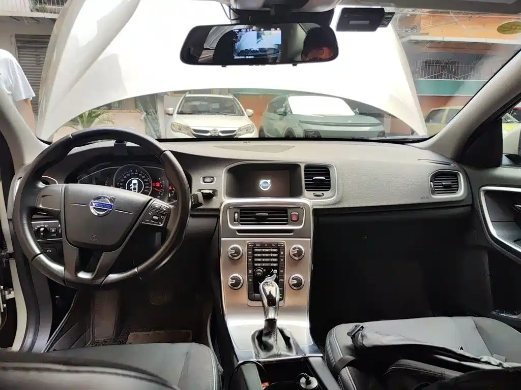 Volvo S60 — миниатюра 13