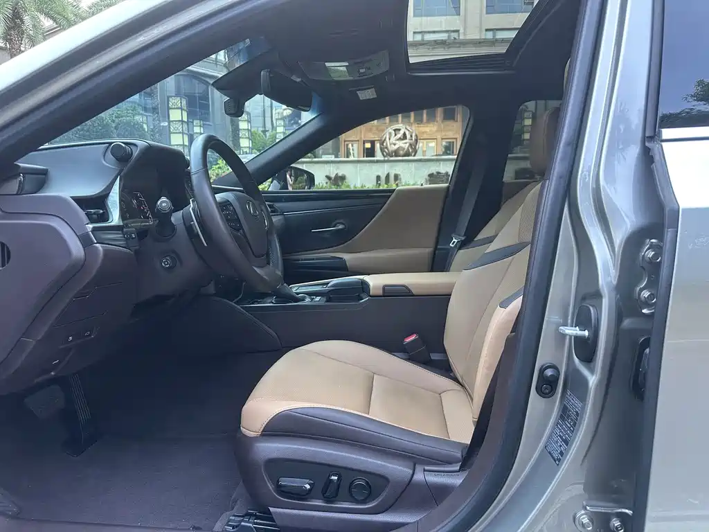 Lexus ES — миниатюра 10