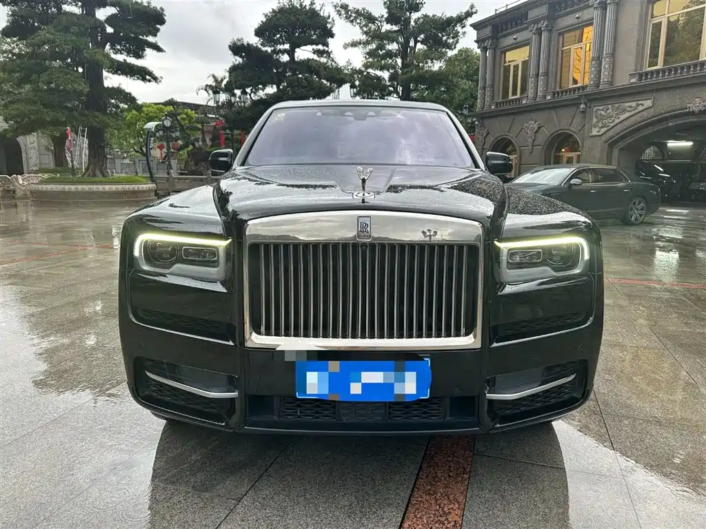 Rolls-Royce Cullinan 2018 мест