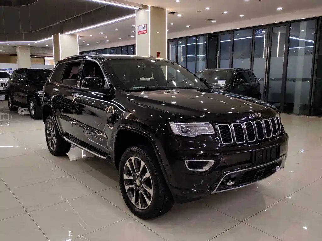 Jeep Grand Cherokee (Import) — миниатюра 3