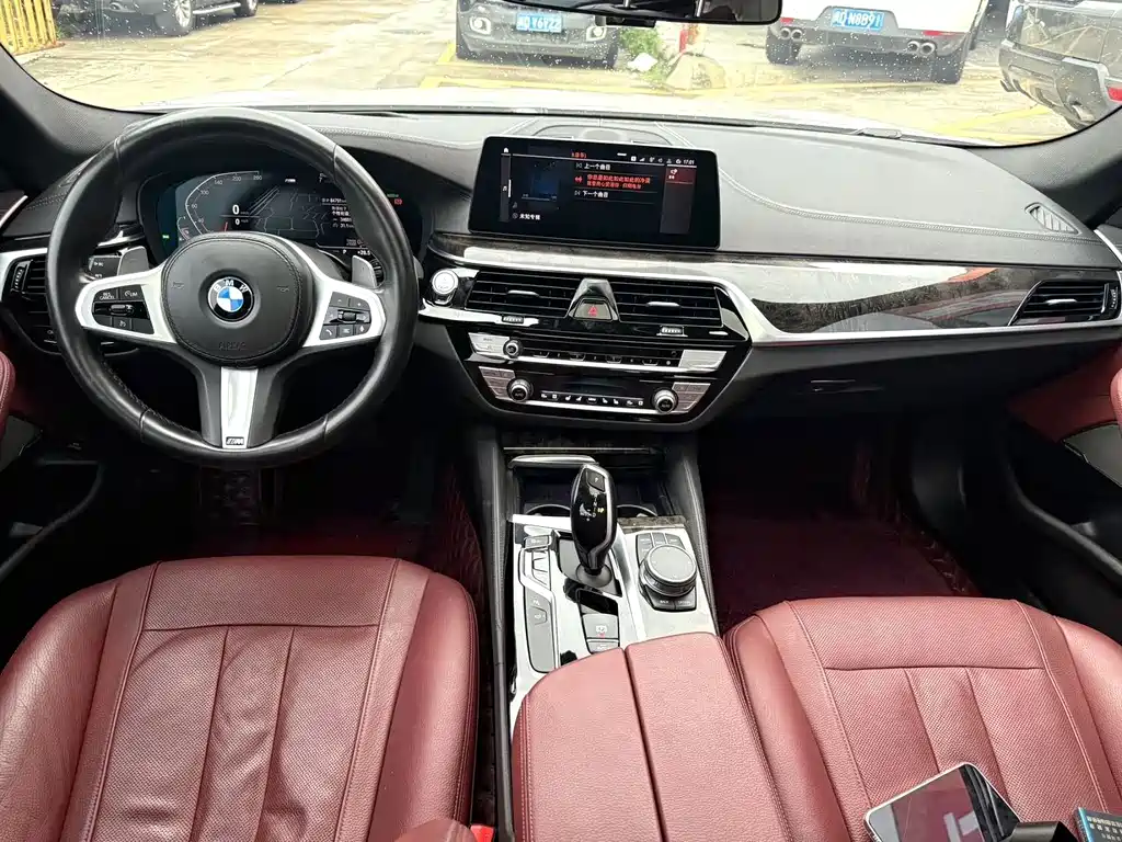 BMW 5 Series — миниатюра 7